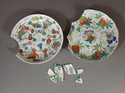 CHINE, XIXe siècle. Ensemble de deux coupelles en porcelaine…