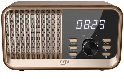 un gros plan d'une radio à l'ancienne équipée d'une horloge