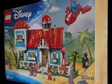 disney ' s beach house playset in the box with instructions for building