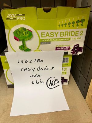 une pancarte posée sur le comptoir sur laquelle on peut lire « Easy Bride »