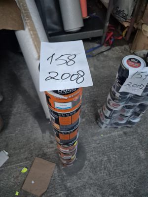 Lot de 7 pots de la marque Dulux Valentine .