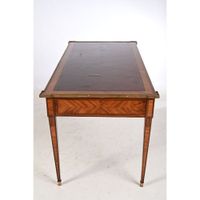 BUREAU PLAT LOUIS XVI en placage de bois de rose, de palissa… (photo 3)
