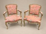 paire de fauteuils de style louis xv