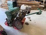 a small machine that is sitting on the floor