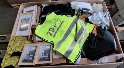 13 / 1 palette de 84 kg de mix (bougies LED, présentoi… - Photo 1