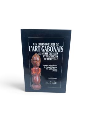 la couverture d'un livre sur laquelle figure l'image d'une busturine