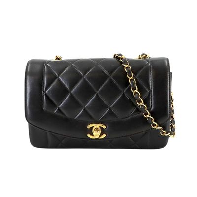 Chanel Modèle : Diana 22 Matière : Cuir d’agneau