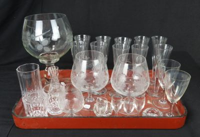 REUNION DE VERRES : 10 à champagne, 2 à whisky et 1 à eau en…