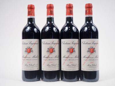trois bouteilles de vin rouge posées l'une à côté de l'autre sur une surface blanche