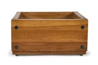 208 Jardinière en bois.