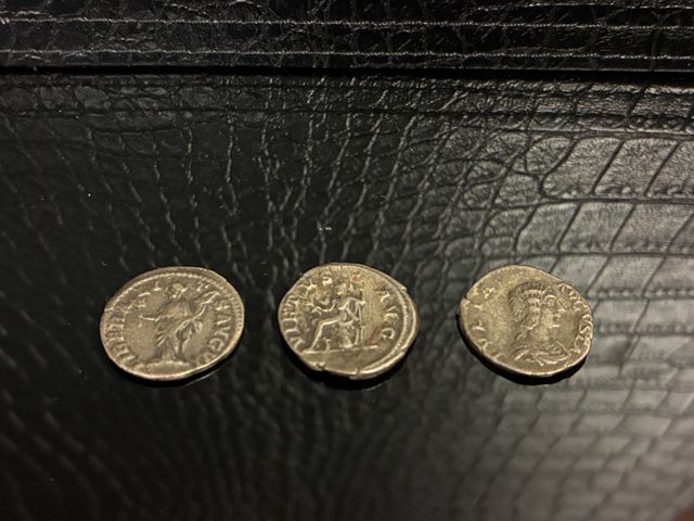 3 monnaies argent antique, 2 deniers Alexandre Sèvere et denier J...