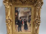 une vieille photo montrant un homme et une femme marchant dans une rue