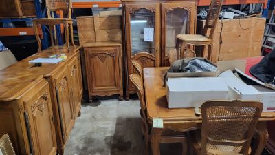 Salle à manger de style Louis XV comprenant une enfilade à 4…