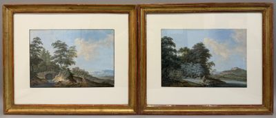 deux tableaux encadrés représentant des arbres et une rivière dans un cadre doré