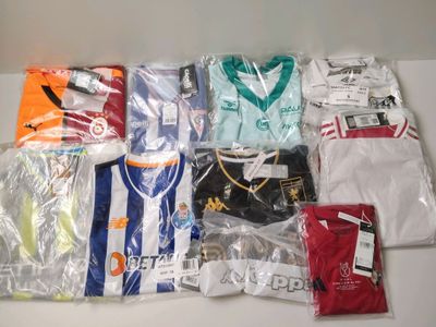 Lot de 9 tee-shirts de diverses tailles et marques dont : NEW BALANCE, - Photo 1