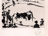dessin en noir et blanc représentant un taureau et des personnes dans un champ