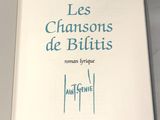 un livre sur lequel figure la photo d'une personne