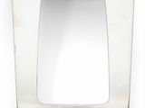 porte-rouleau en acier inoxydable avec miroir sur fond blanc