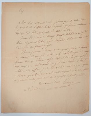 une lettre manuscrite sur une feuille de papier comportant du texte