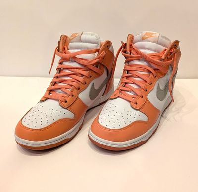 Baskets Nike Dunk High orange et blanches