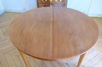 Table de salle à manger de forme ovale en acajou reposant su… (photo 4)