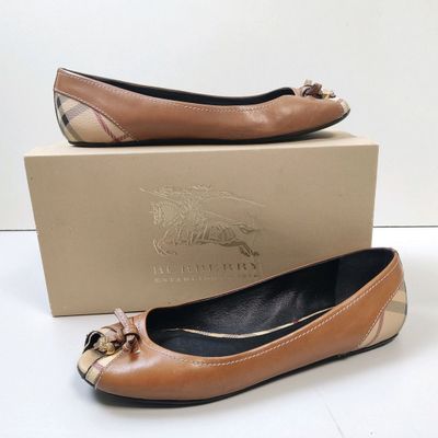 Paire de ballerines peep toes BURBERRY en cuir brun et nova …