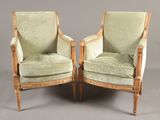 paire de fauteuils de style louis xvi