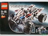 une boîte de Lego Technic sur la table