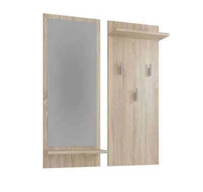 une photo d'un miroir de salle de bains avec une étagère en dessous