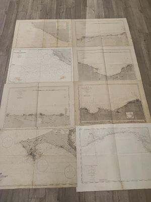 Lots de cartes maritimes anciennes, papier, détaillant les c…