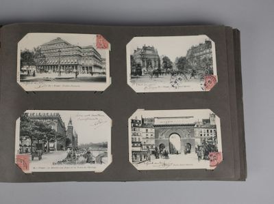 plusieurs anciennes cartes postales représentant différents bâtiments et des passants dans une rue de la ville