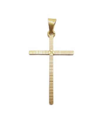 pendentif en forme de croix en or sur fond blanc