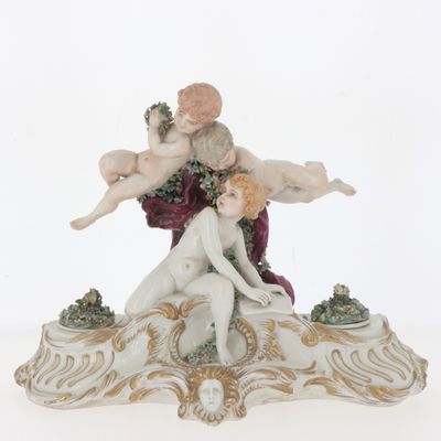 ANGLETERRE Ecritoire de style rocaille en porcelaine avec de… - Photo 1