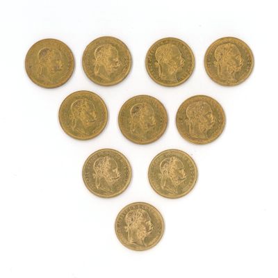 six types de pièces différents disposés en forme de cœur