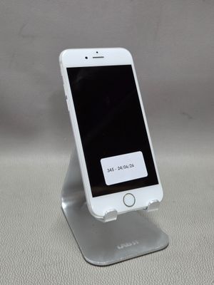 un téléphone portable posé sur un support
