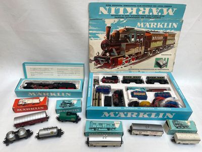 Important train MARKLIN comprenant de nombreux coffrets ou b…