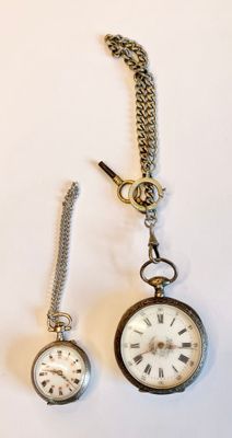 ENSEMBLE comprenant : UNE MONTRE DE POCHE en ARGENT 800 mill…