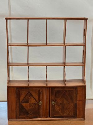 ETAGERE murale en marqueterie et bois mouluré.