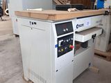 une image d'une machine dans une usine