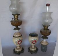 Grande paire de lampes à pétrole, fût en porcelaine à décor … (photo 6)