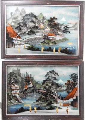 une paire de peintures asiatiques représentant un pont au-dessus d'une rivière et une pagode