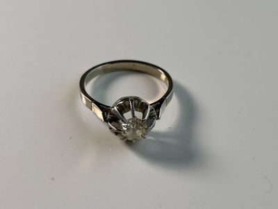 Bague en or blanc et platine sertie d'un diamant d'environ 0,40 carat. - Photo 1