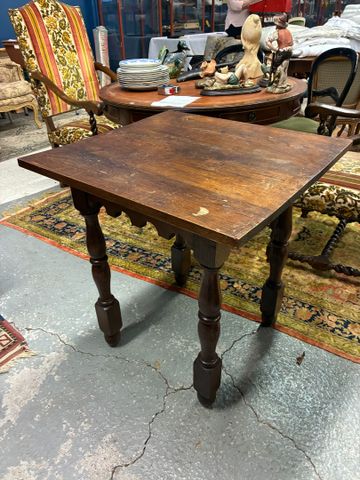 Petite table rustique H : 75 x 70 x 67