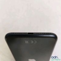 Apple iPhone SE (2020) Black 128GB - Parfaitement fonctionne… (photo 6)