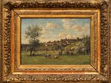 une peinture à l'huile représentant des vaches paissant dans un champ, avec un village en arrière-plan