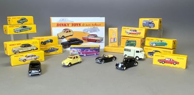 un grand nombre de petites voitures posées sur une table