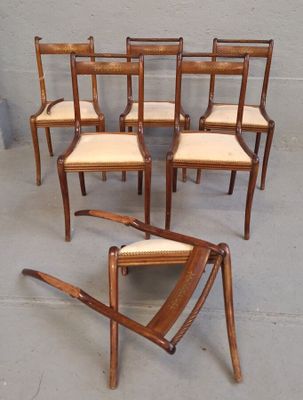 Suite de 6 chaises en acajou à dossier renversé marqueté de … - Photo 1