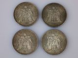quatre souverains d'argent britanniques datant du règne de George IV