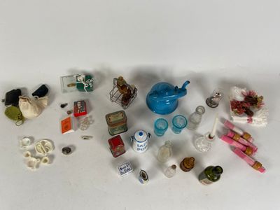 a lot of small items that are on the table