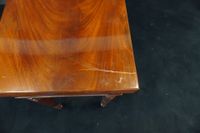 Table de jeu en acajou et placage d'acajou. (photo 4)